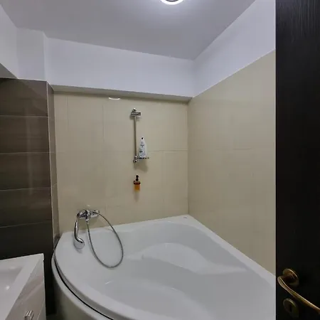 Oana Luxury * Bucarest